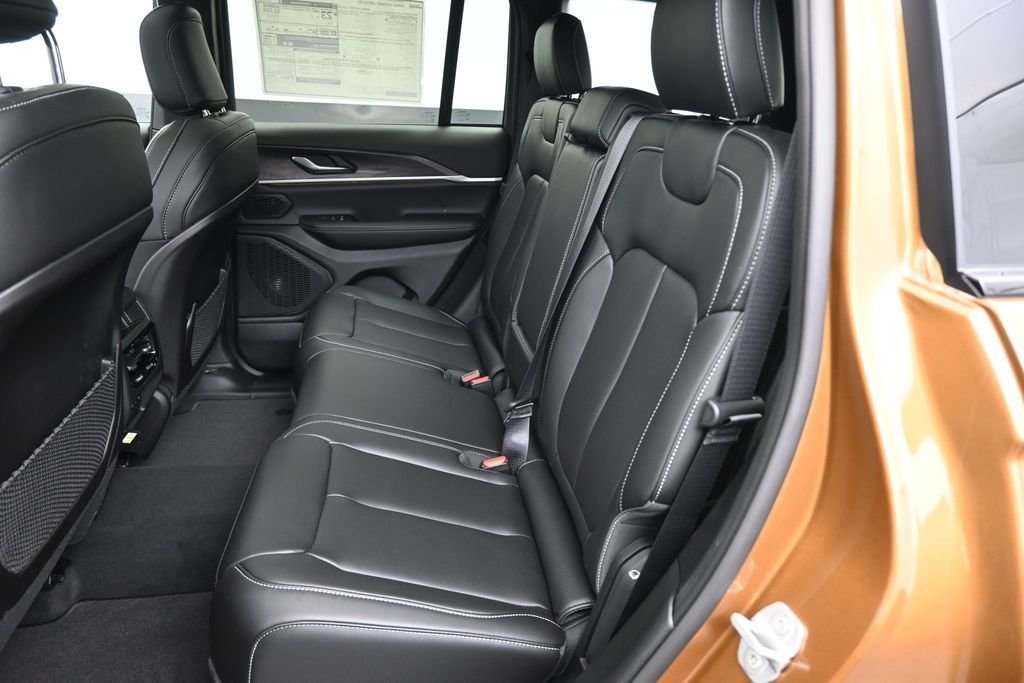 New 2026 Copper Shino Metallic Clear-Coat Exterior Paint Jeep Limited image 10