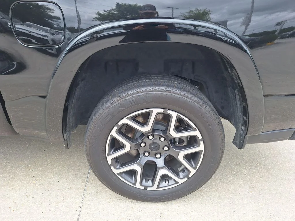 Used 2025 Black Ram Laramie image 24