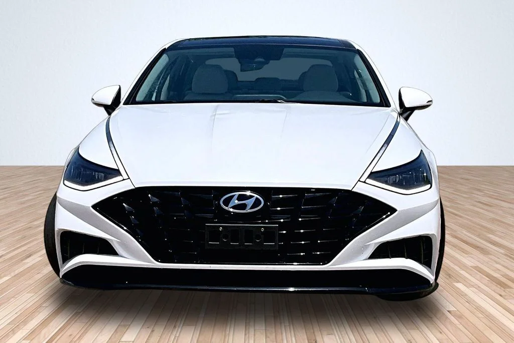 Used 2022 Gray Hyundai SEL image 3
