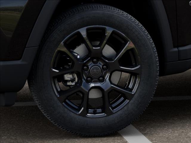 New 2026 Diamond Black Crystal Pearl-Coat Exterior Paint Jeep Latitude Altitude image 8