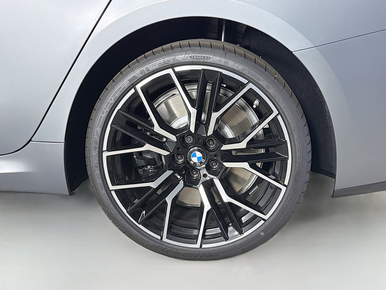 New 2026 Frozen Pure Grey Metallic BMW 840 image 33