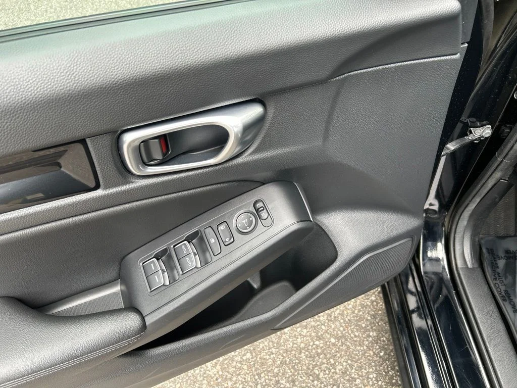 Used 2023 Black Honda EX-L image 15