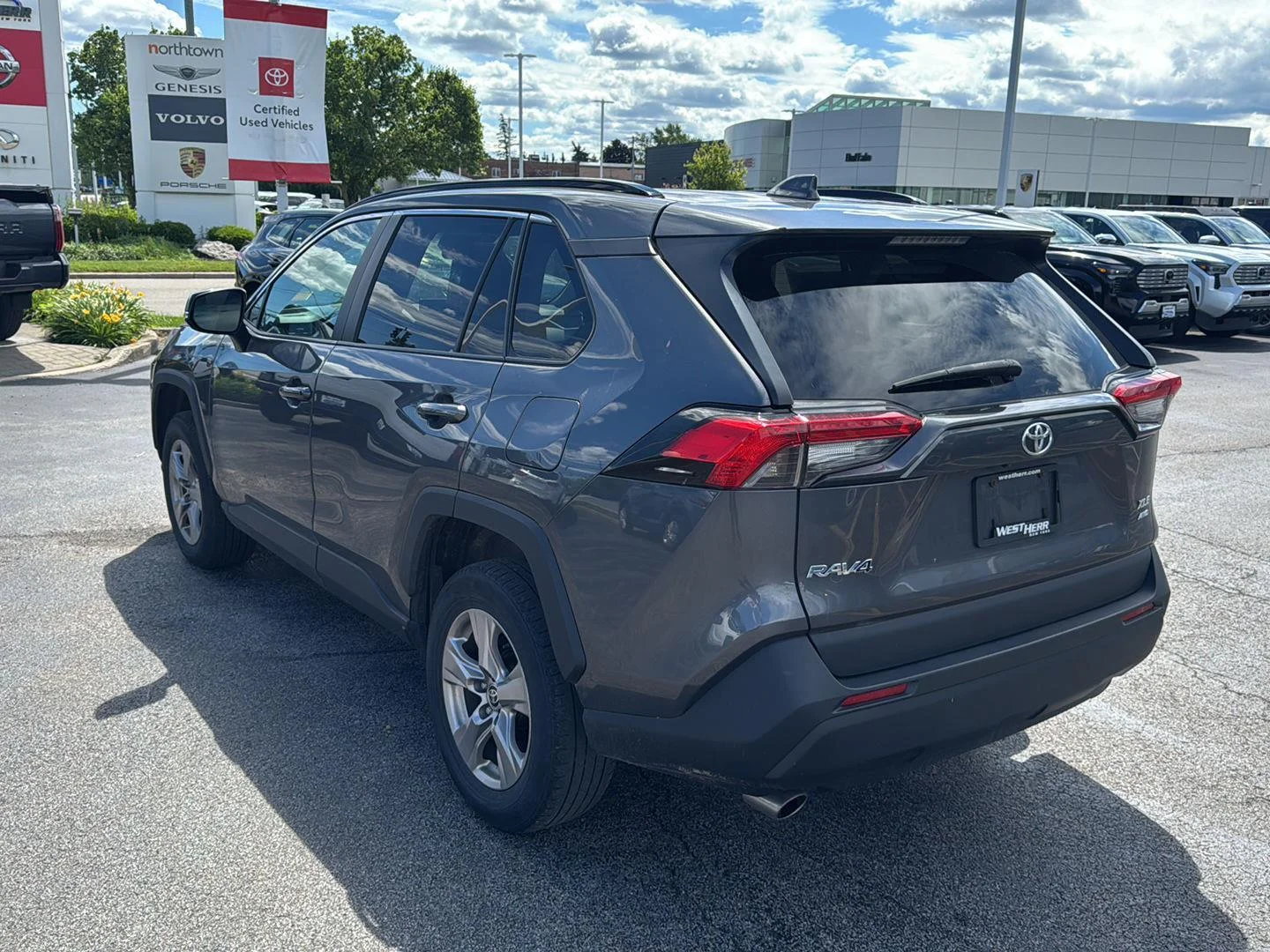 Used 2022 Magnetic Gray Metallic Toyota XLE image 4