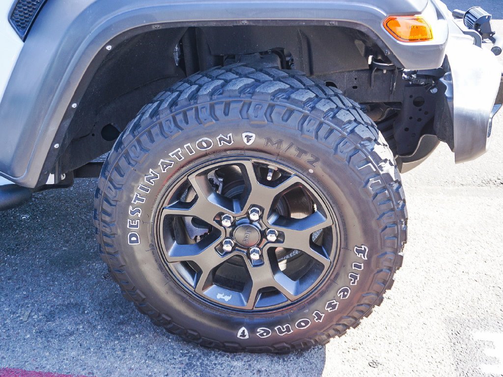 Used 2021 White Jeep Unlimited Willys image 9
