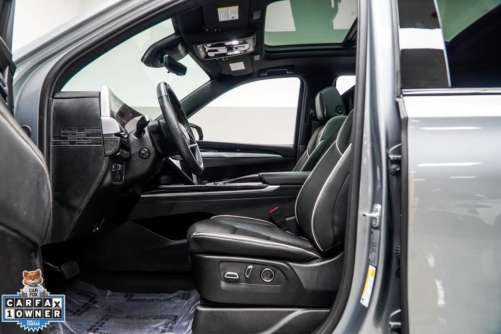 Used 2025 Silver Cadillac Sport image 39
