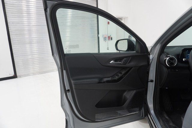 2027 Chevrolet Equinox LT - Photo 13