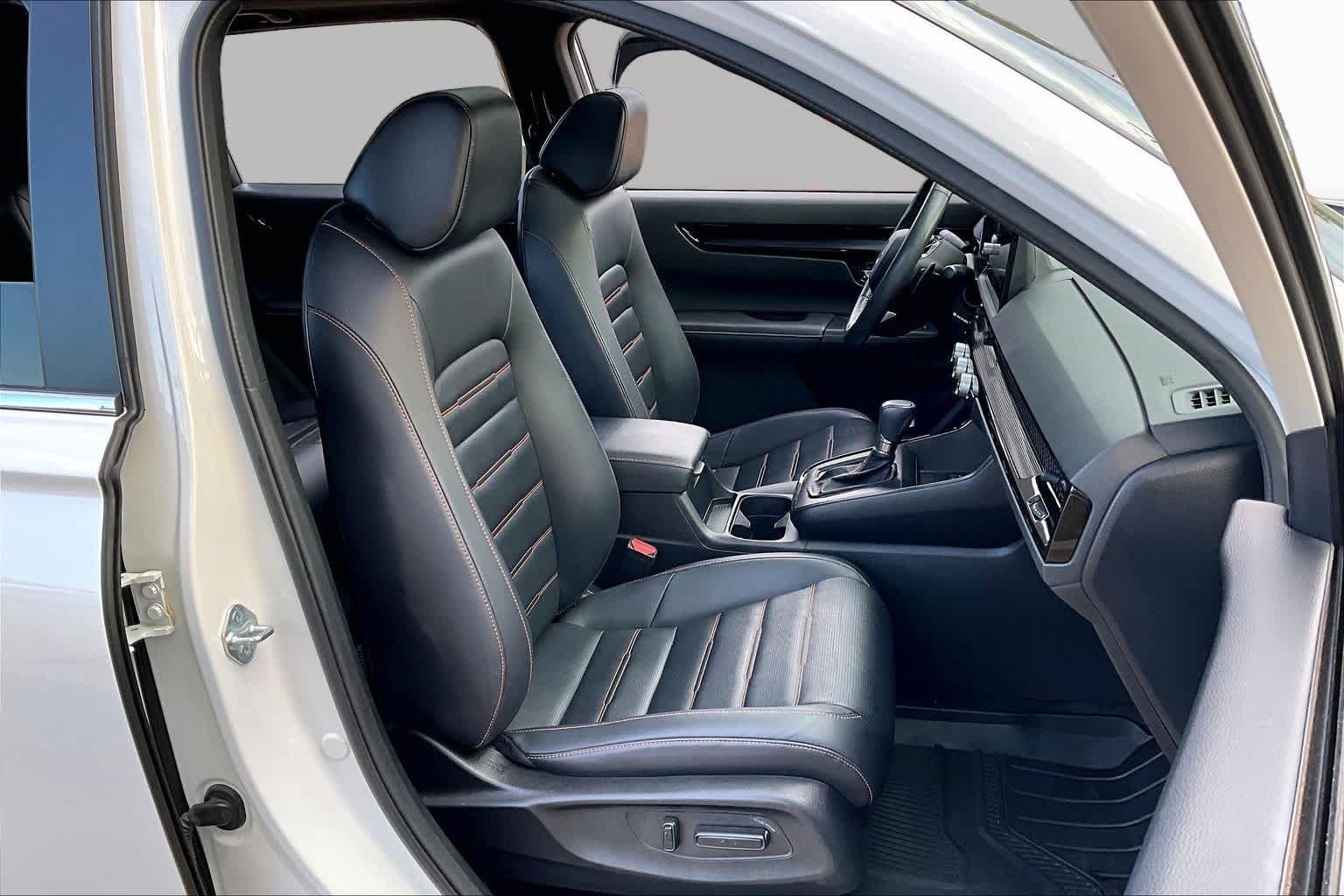 Used 2023 Platinum White Pearl Honda Sport Touring image 9