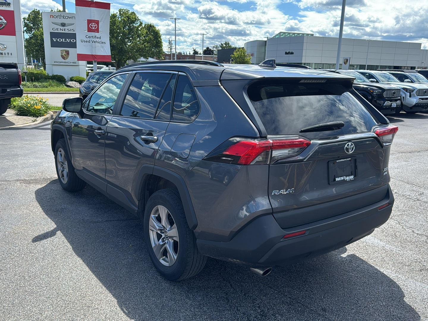 Used 2022 Magnetic Gray Metallic Toyota XLE image 4