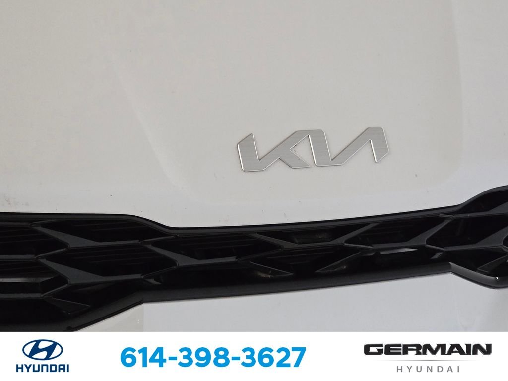 Used 2025 White Kia GT-Line image 14
