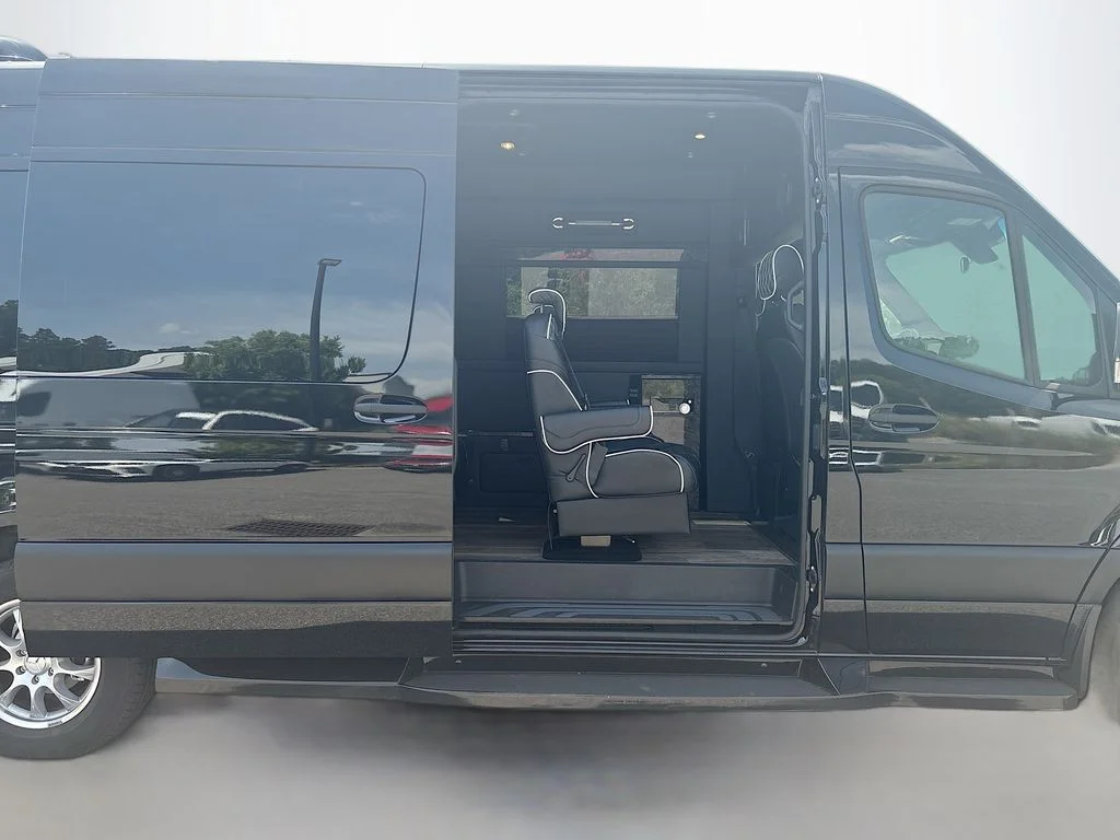Used 2022 Black Mercedes-Benz Cargo 170 WB image 9