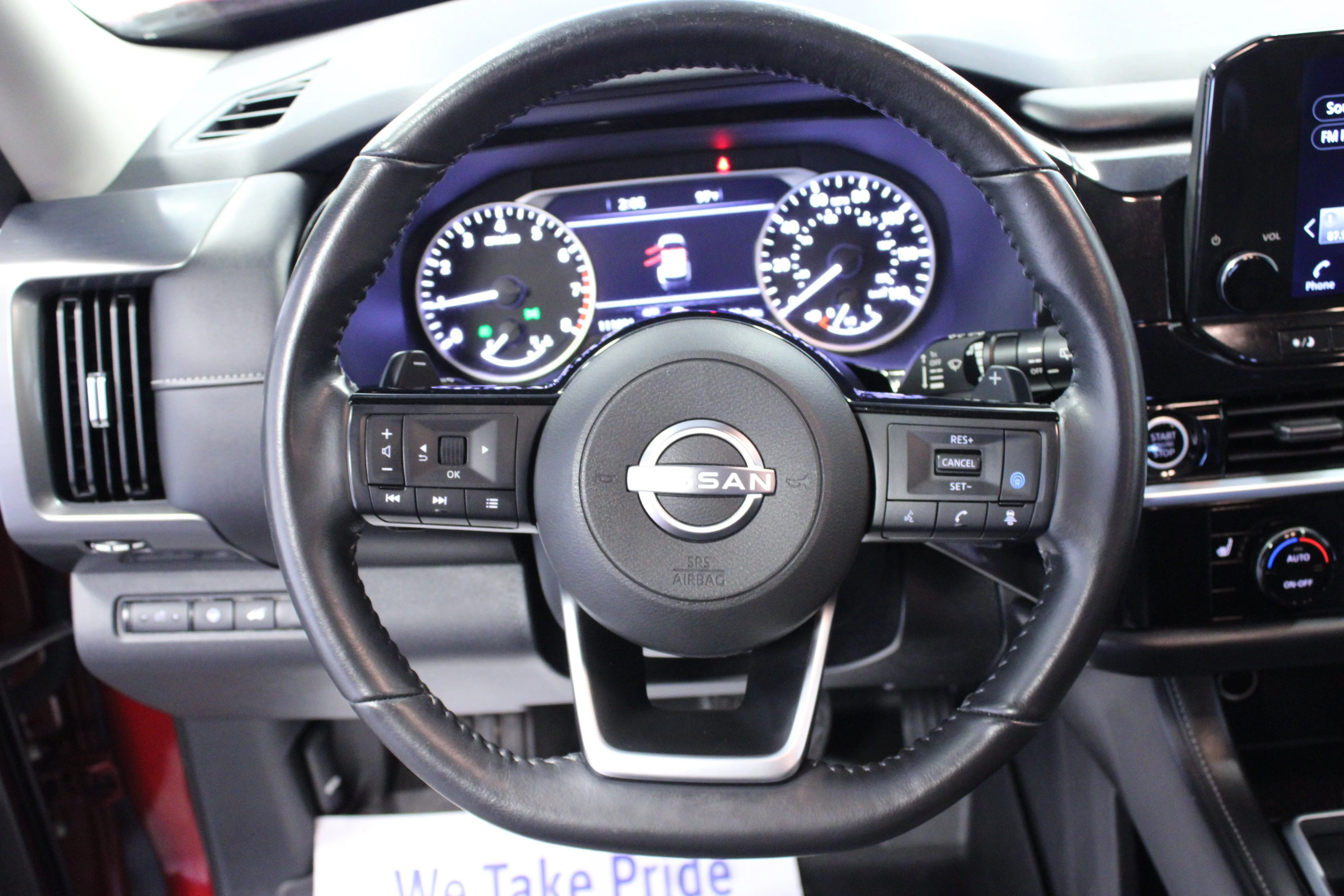 Used 2022 Scarlet Ember Tintcoat Nissan SL image 17