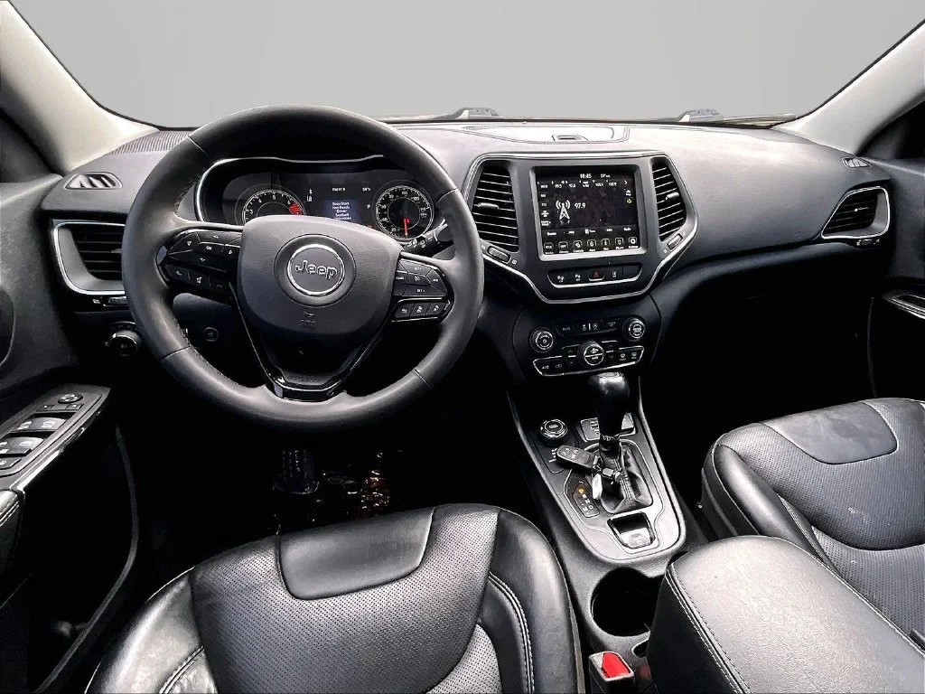 Used 2023 Black Jeep Altitude image 17