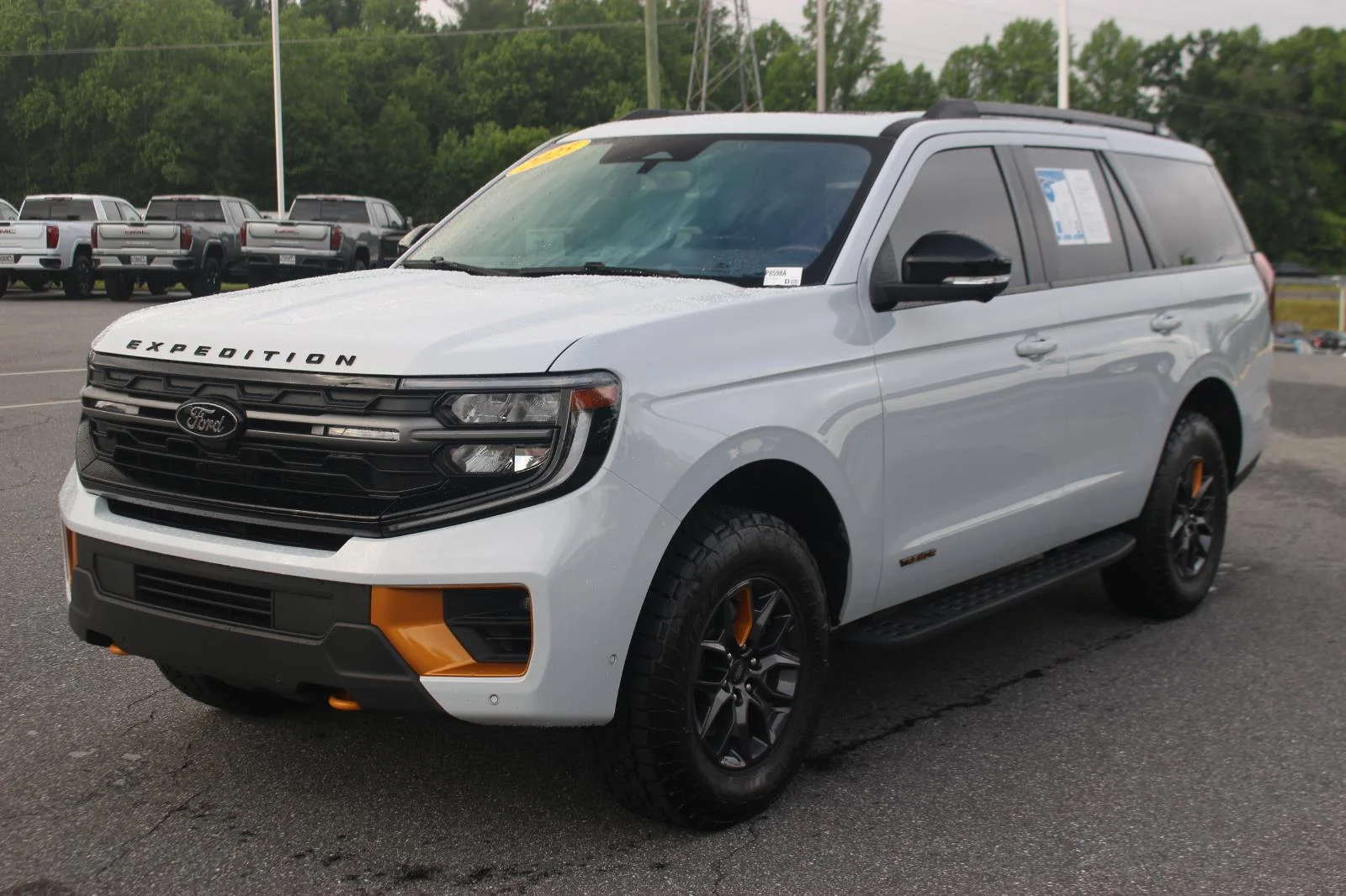 Used 2025 White Ford Tremor image 3