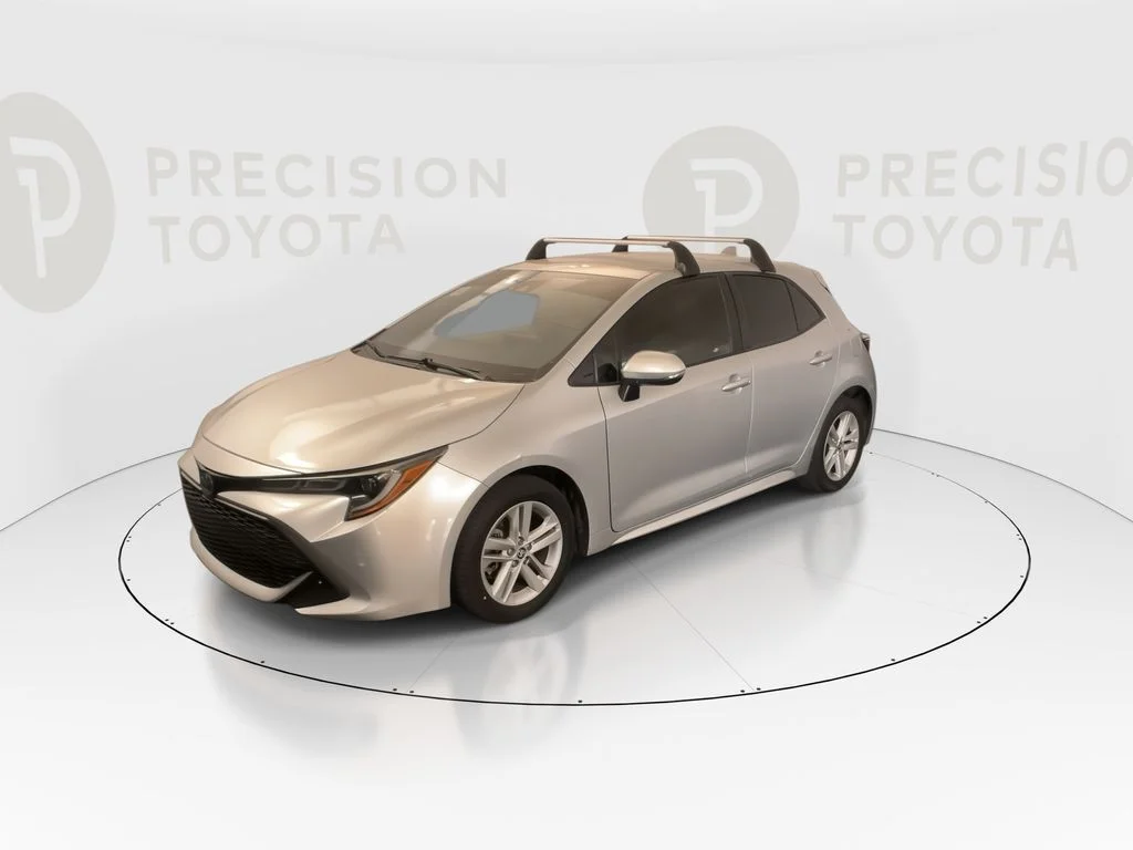 Used 2019 Classic Silver Metallic Toyota SE image 9