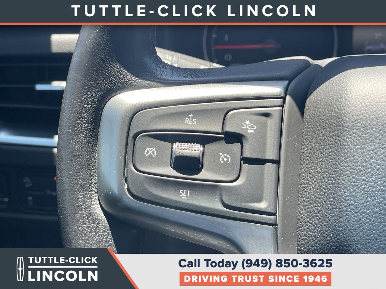 Used 2021 Black Chevrolet Z71 image 27