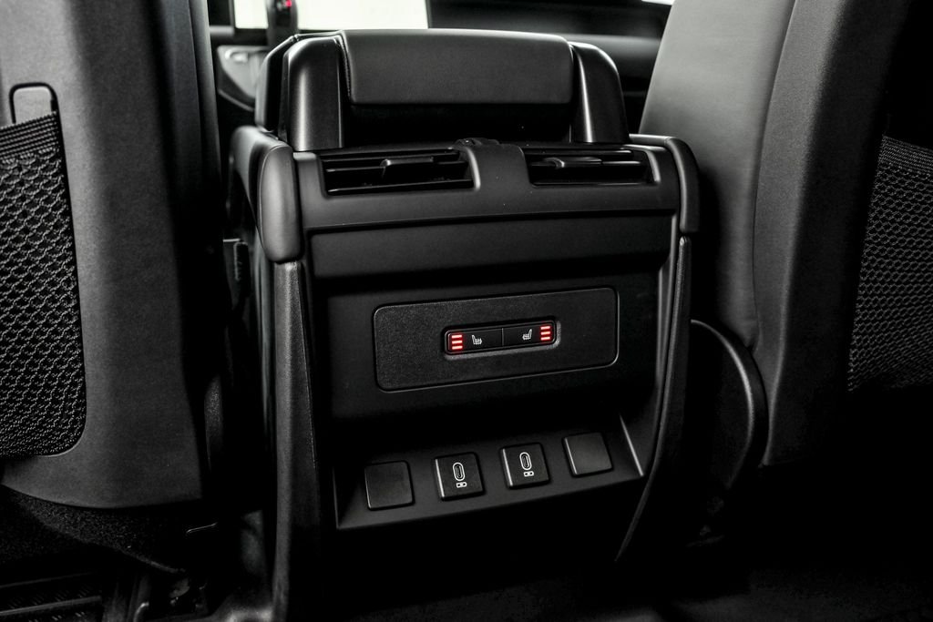 New 2026 Tasman Blue Land Rover S image 18