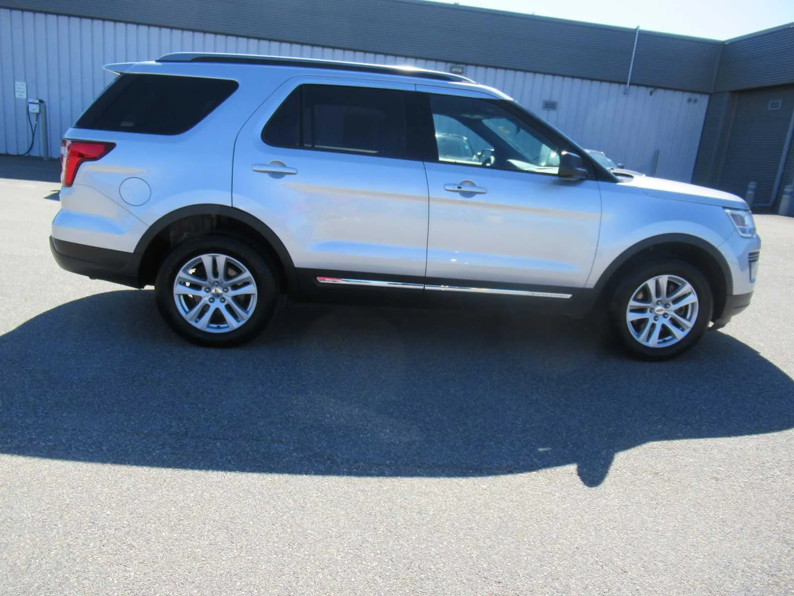 Used 2018 Ingot Silver Ford XLT image 4