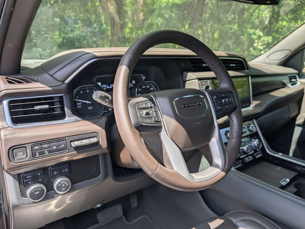 Used 2021 Green GMC Denali image 31