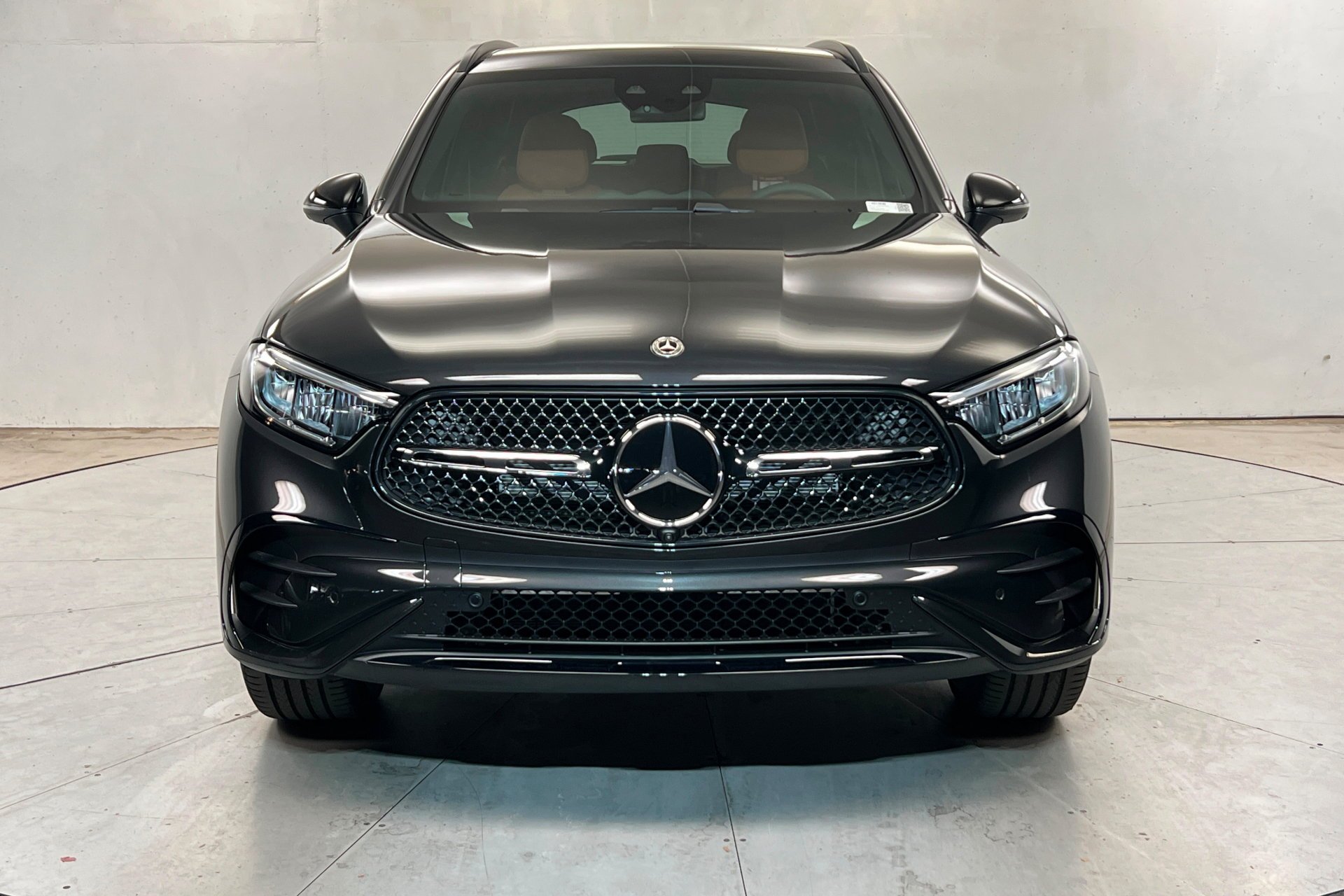 New 2027 Graphite Grey Metallic Mercedes-Benz GLC 300 image 9