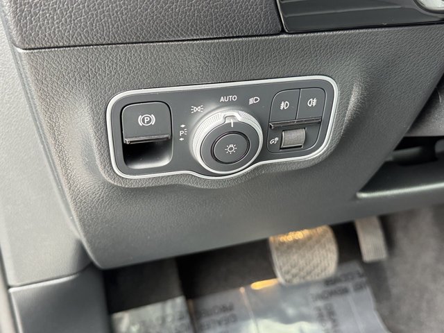 Used 2026 Mountain Grey Metallic Mercedes-Benz GLA 250 image 18