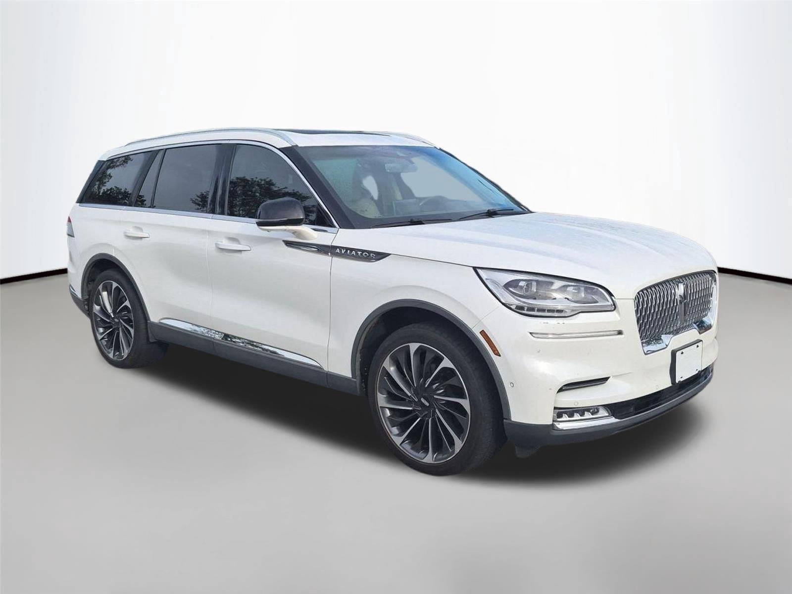 Used 2021 Pristine White Lincoln Reserve image 7
