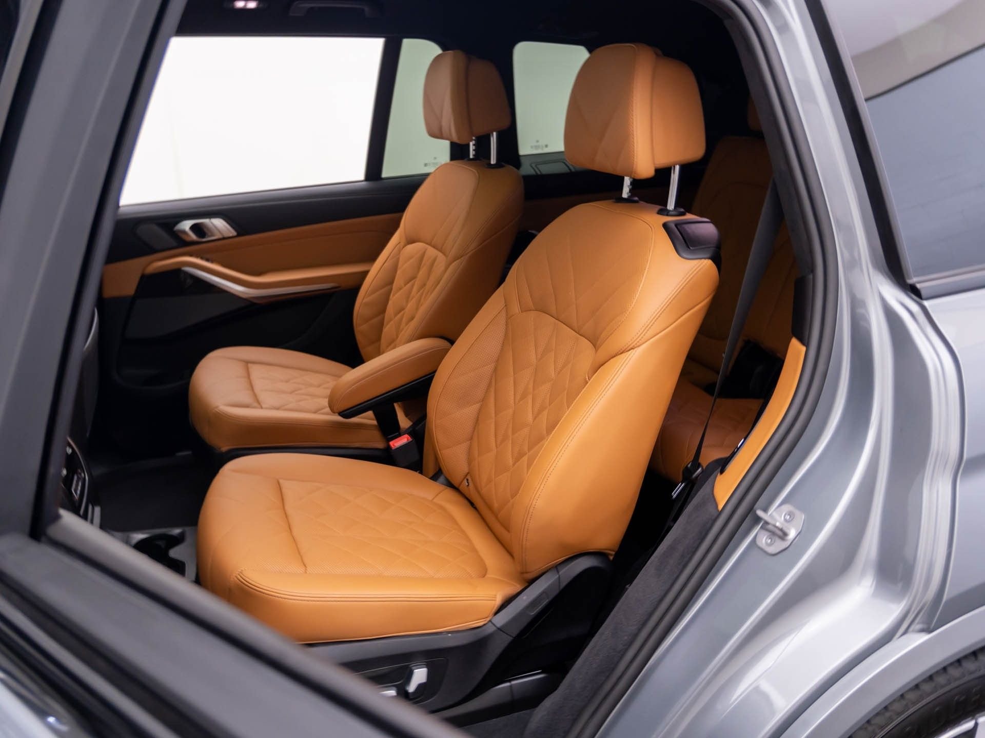 Certified Used 2026 Skyscraper Grey Metallic BMW xDrive40i image 18