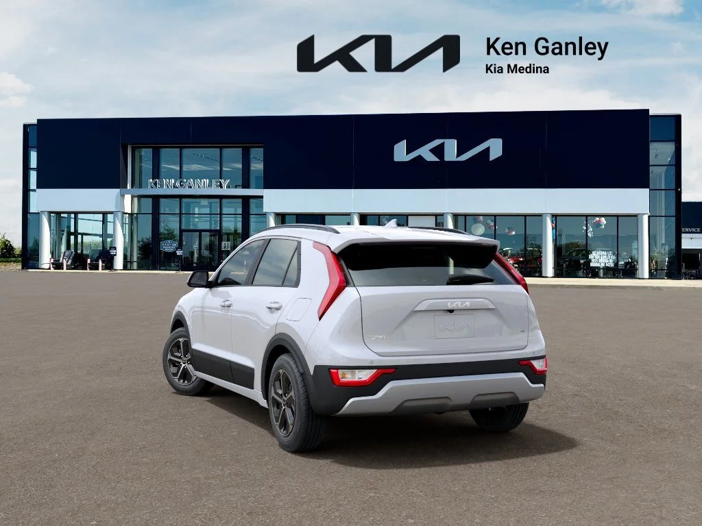 New 2026 Snow White Pearl Kia EX image 4