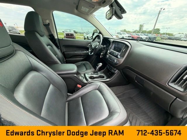 Used 2022 White GMC AT4 w/Leather image 33