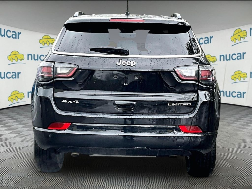 Used 2025 Diamond Black Crystal Pearlcoat Jeep Limited image 5