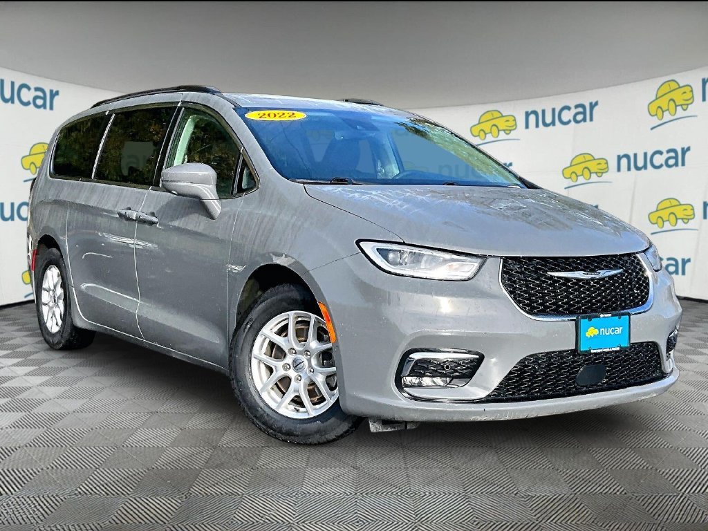 Used 2022 Ceramic Gray Clearcoat Chrysler Touring L image 1