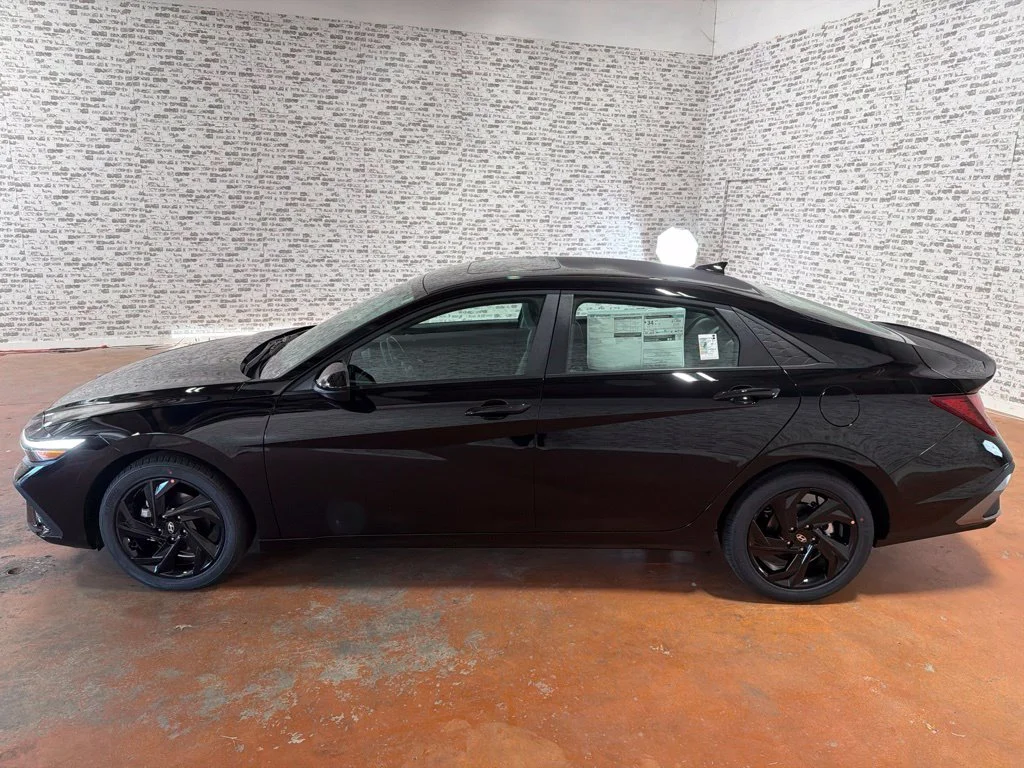 New 2026 Abyss Black Hyundai SEL Sport Plus image 4