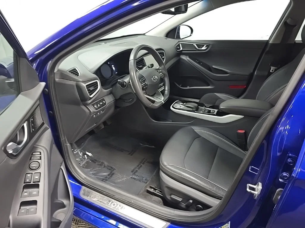 Used 2019 Intense Blue Hyundai Limited image 29