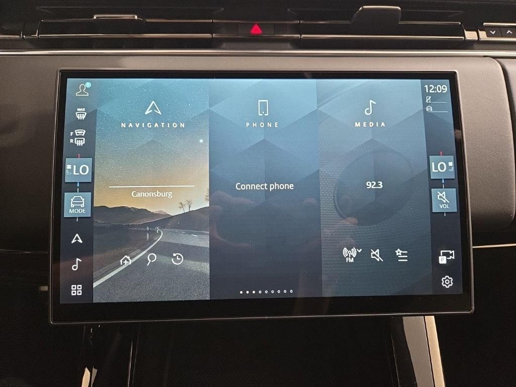 New 2026 Carpathian Grey Land Rover Dynamic SE image 19