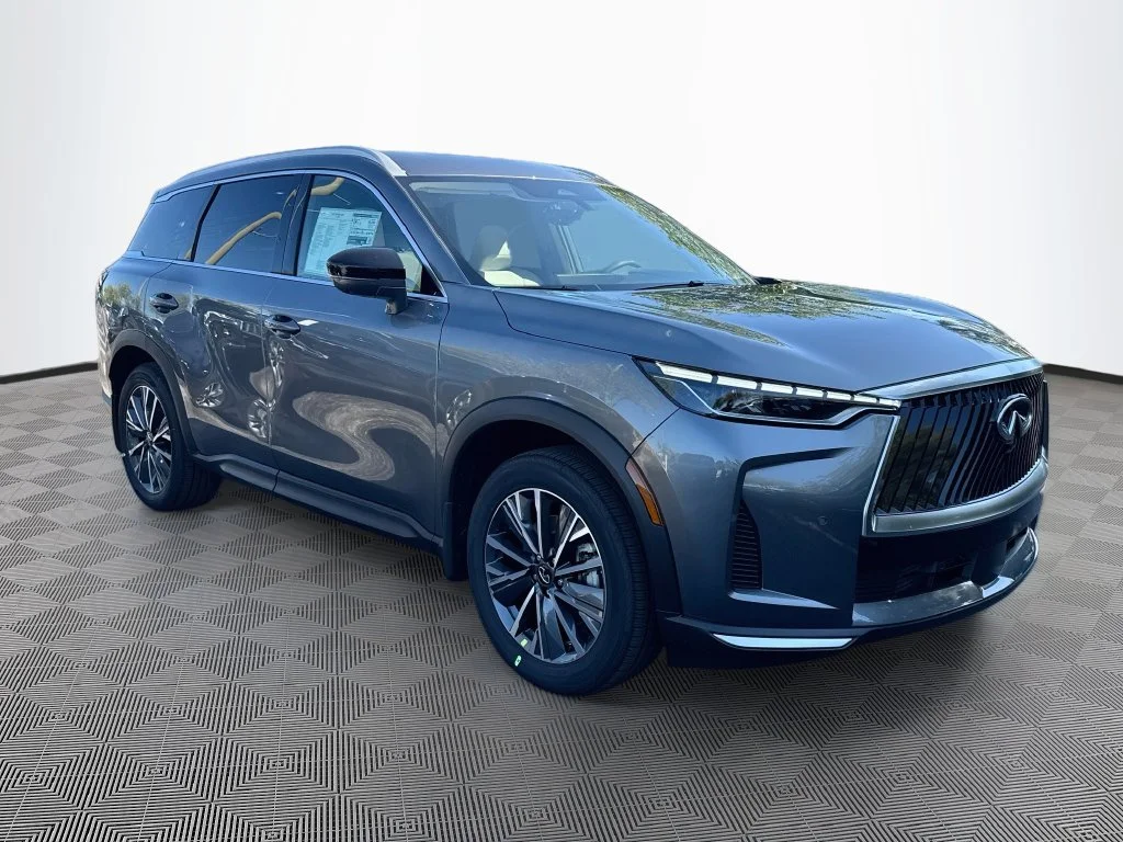 New 2027 GRAPHITE SHADOW INFINITI Luxe FWD image 3
