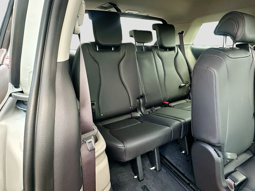 New 2026 Snow White Pearl Kia EX image 27