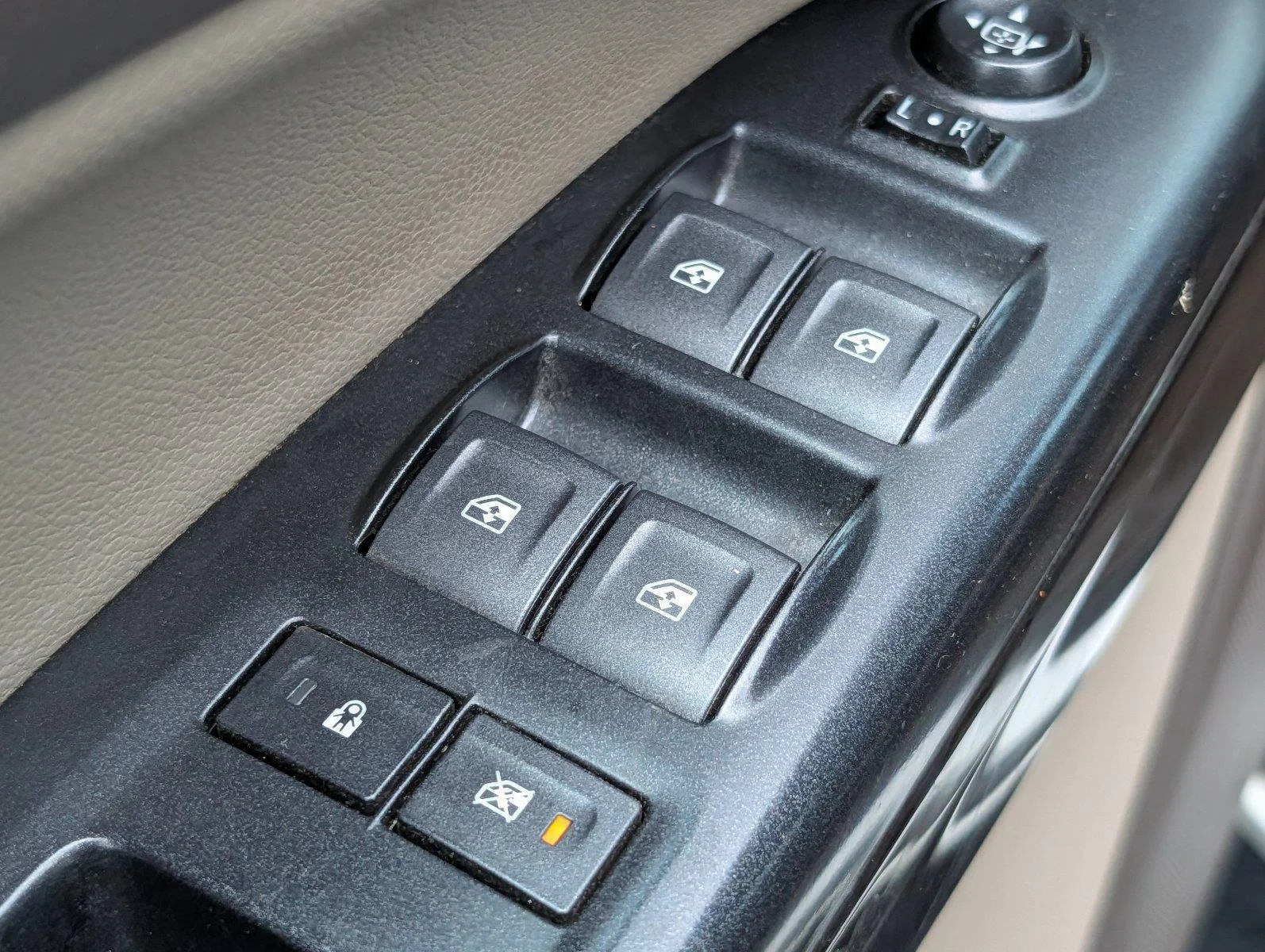 Used 2020 SUMMIT WHITE GMC 4WD SLT image 16