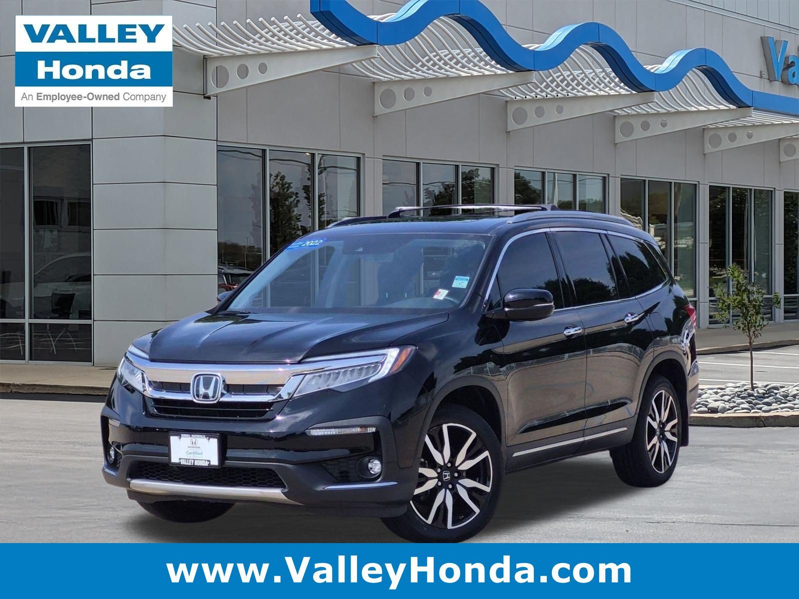 Certified Used 2022 Crystal Black Pearl Honda Touring 7-Passenger image 1