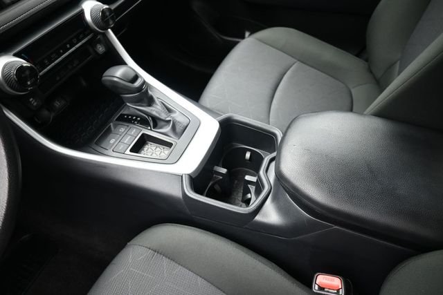 Used 2025 White Toyota XLE image 31