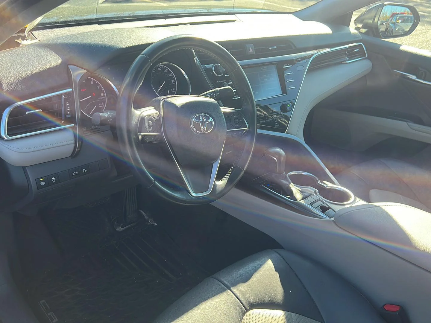 Used 2018 Midnight Black Metallic Toyota XLE image 4