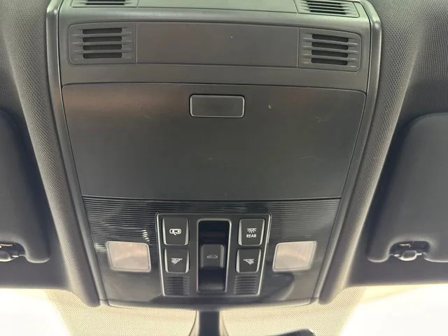 Used 2019 Deep Black Pearl Effect Volkswagen R-Line image 14
