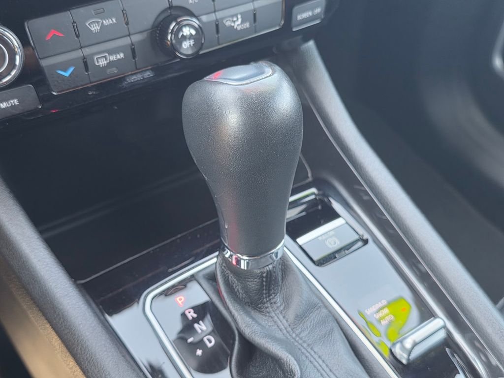 Certified Used 2024 Gray Jeep Latitude image 28