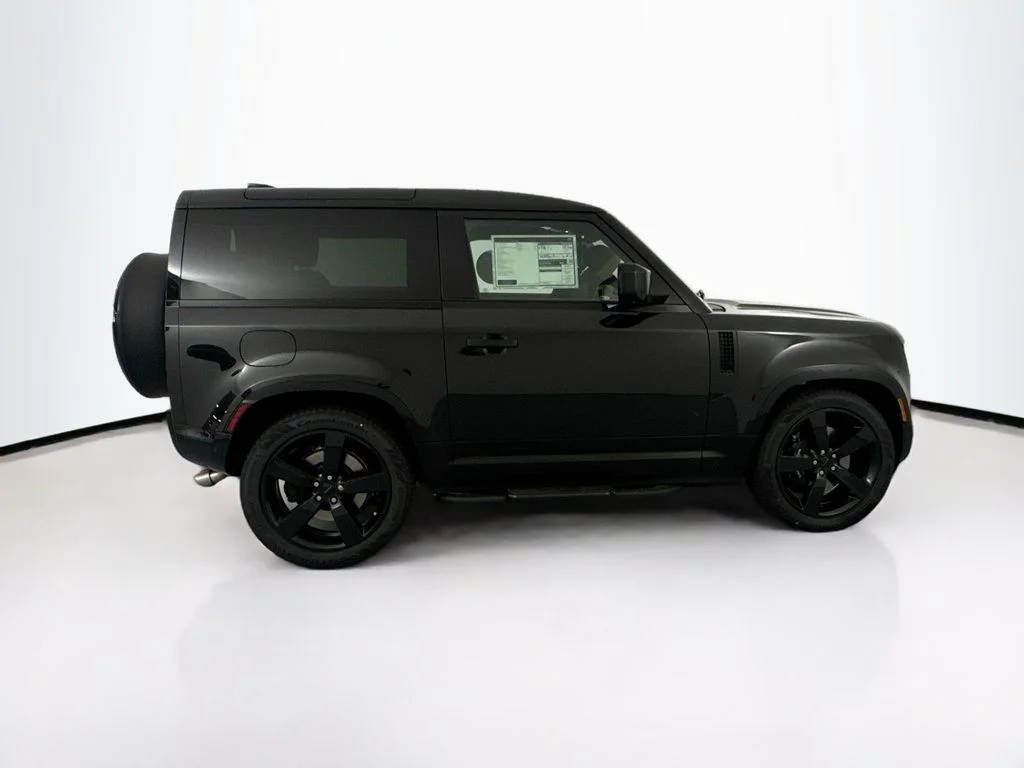 New 2026 Santorini Black Land Rover V8 image 4