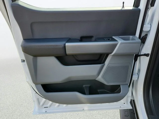 New 2026 Oxford White Ford F-350® XL image 22