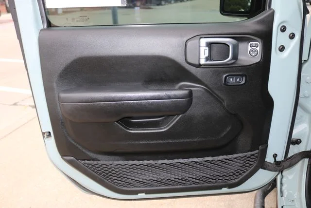 Used 2024 Earl Clearcoat Jeep Sport S image 11