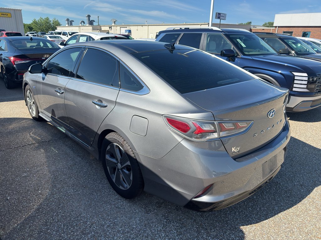 Used 2018 Metropolis Gray Hyundai Limited image 8