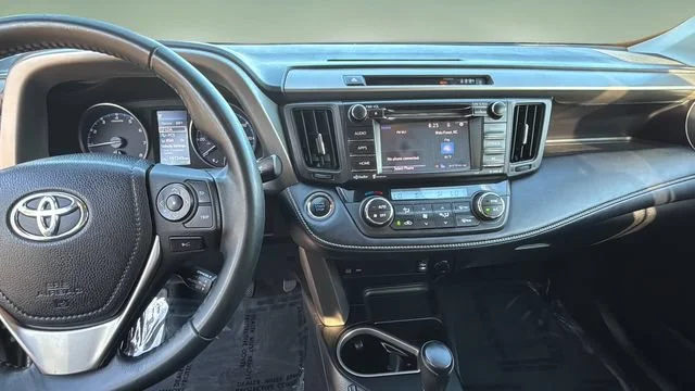 Used 2018 Gray Toyota XLE image 13