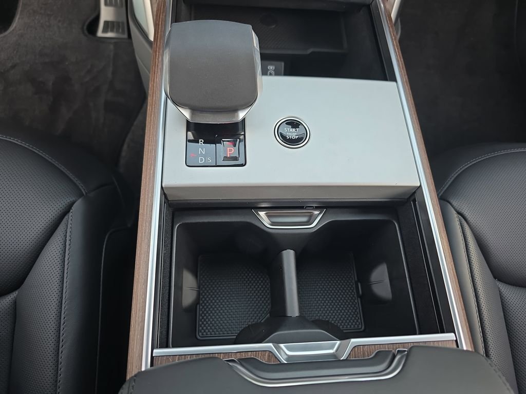 New 2026 Carpathian Grey Land Rover SE image 26