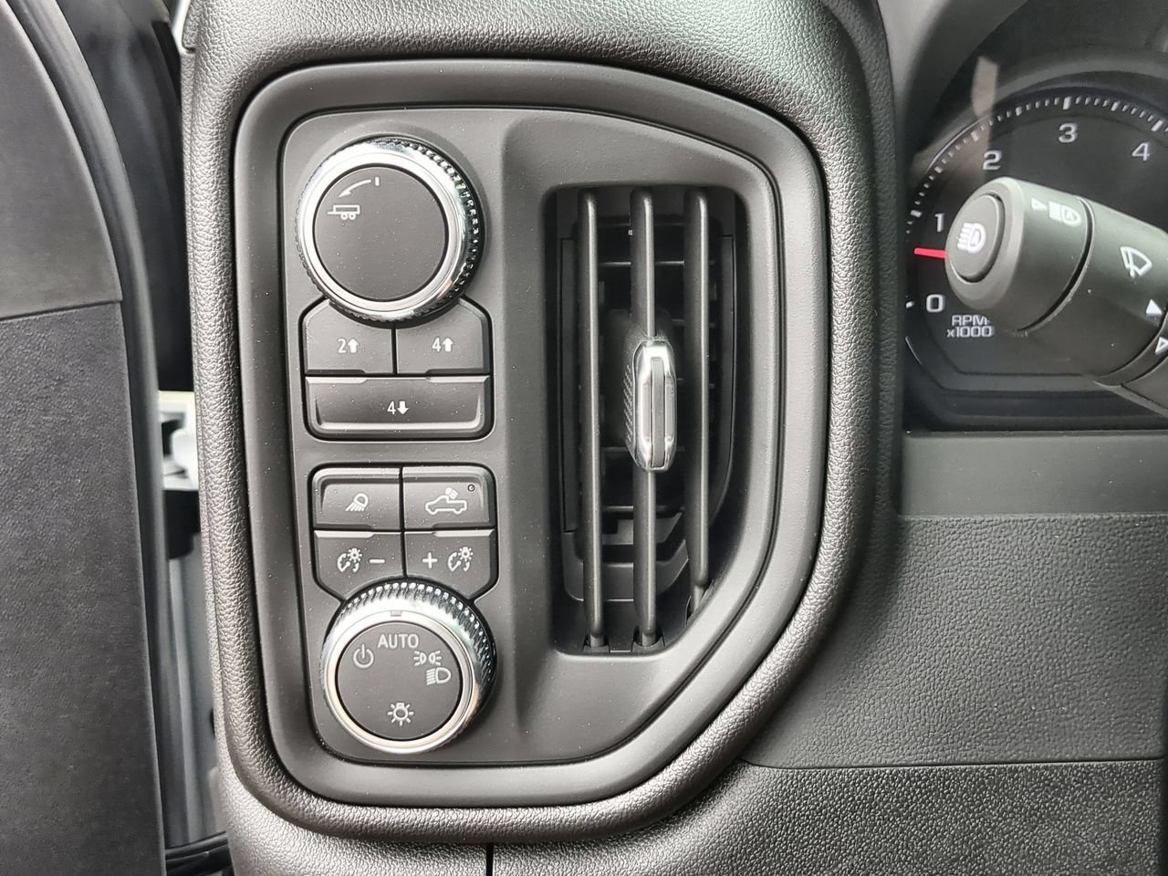 2025 GMC Sierra 2500HD Pro - Photo 17