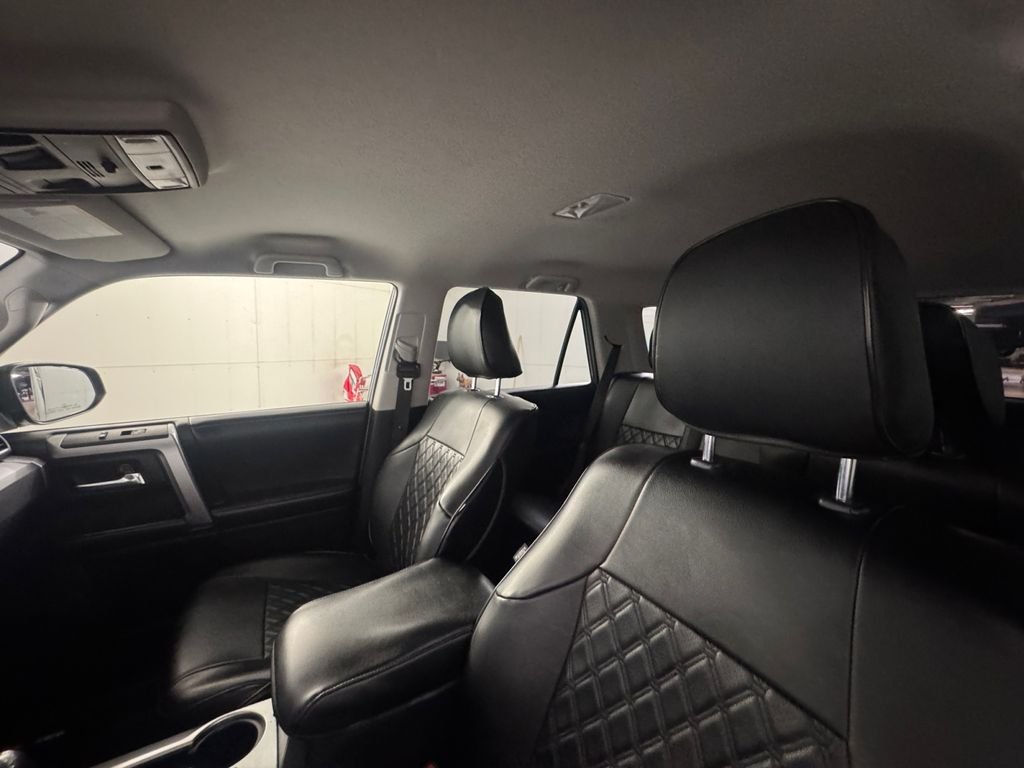 Used 2018 Gray Toyota SR5 image 25