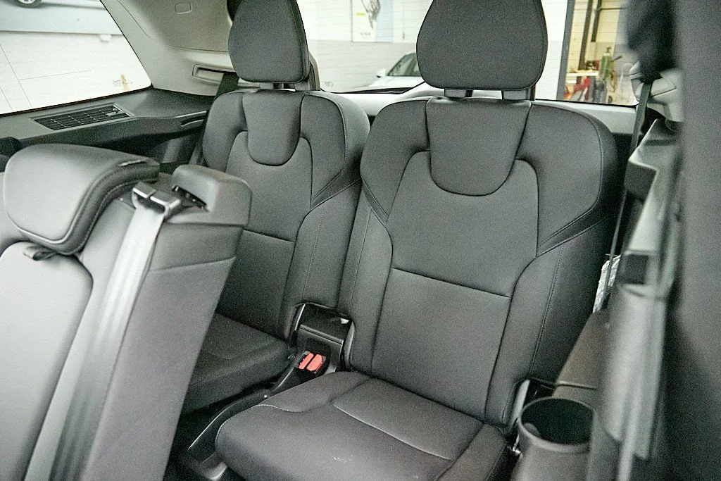 2026 Volvo XC90 Plus - Photo 22